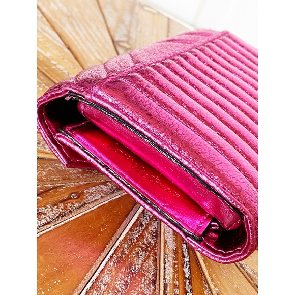NWT Victoria’s Secret Fuchsia Wallet / Wristlet - Picture 8 of 14